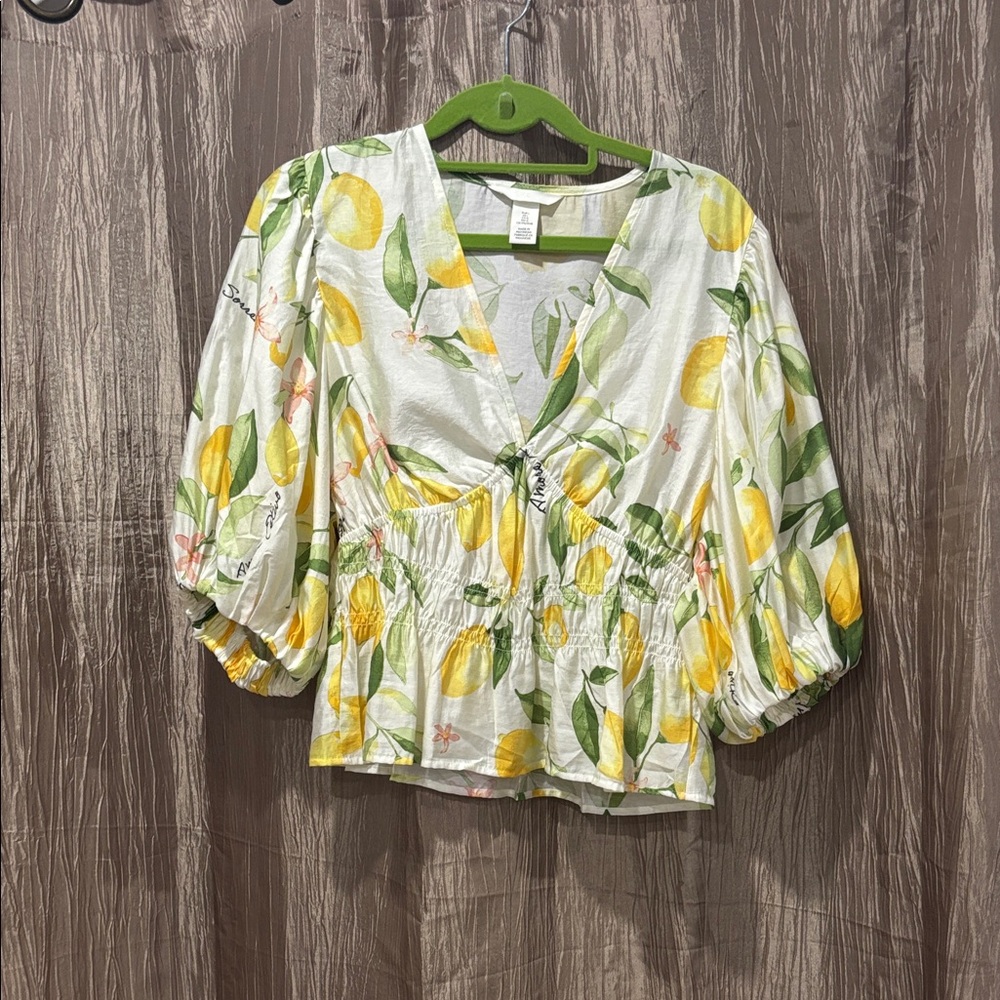 H&M Size large Women's Lemon-Print V-Neck Peplum Blouse - White/Yellow